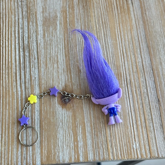 Purple trolls keychain - Picture 4 of 4
